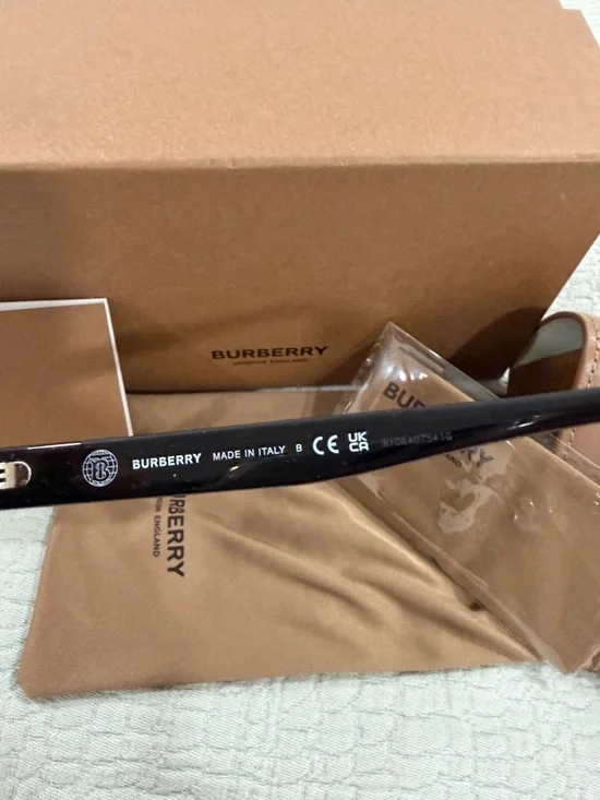 Burberry Briar Sunglasses - Picture 9 of 10